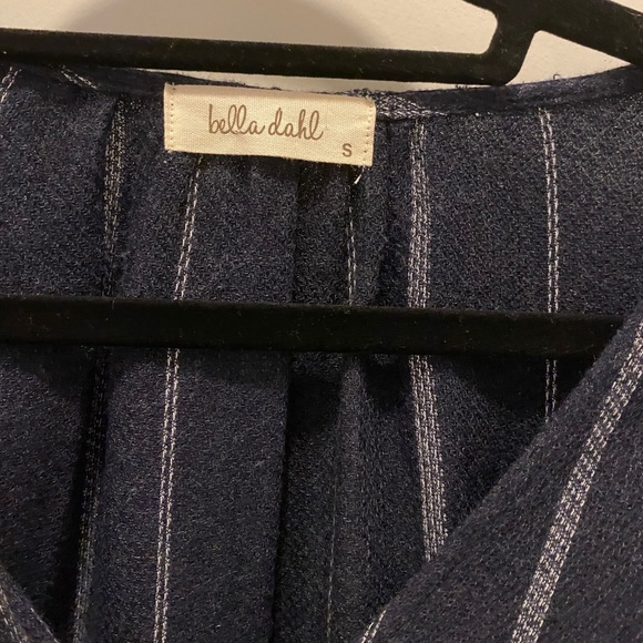 Bella Dahl tie front blouse in navy - Picture 4 of 5